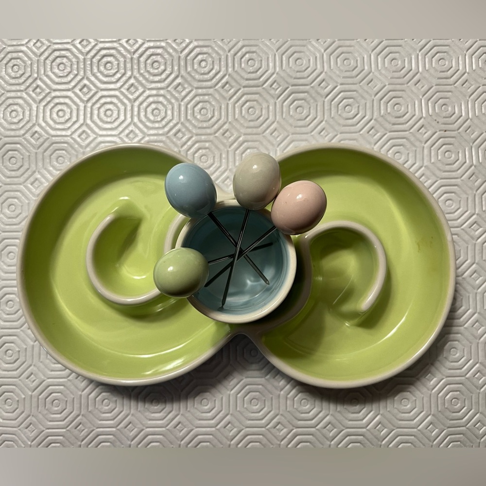 Small Cocktail/Olive Serving Dish With 4 Picks - Pastel Colours